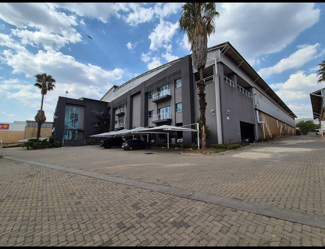 4,286M² WAREHOUSE TO LET IN LONGMEADOW